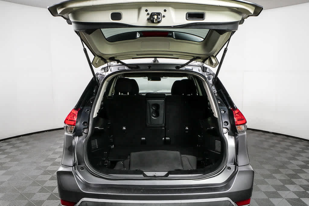 Used 2017 Nissan Rogue SV AWD/4WD image 29