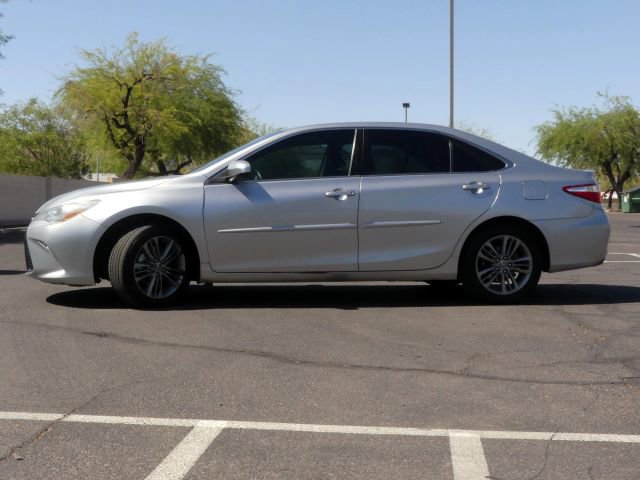 Used 2015 Toyota Camry SE image 3
