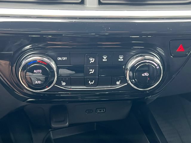 Used 2026 Chevrolet Trax RS w/ Sunroof Package FWD image 25