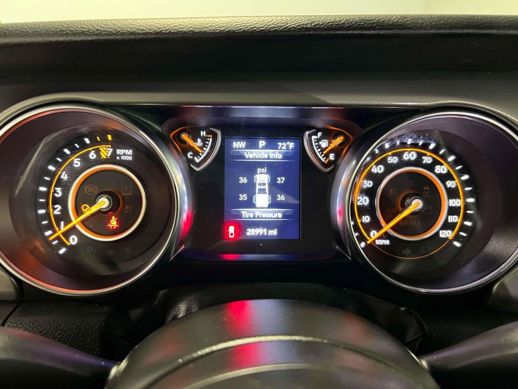 Used 2022 Jeep Gladiator Willys image 24