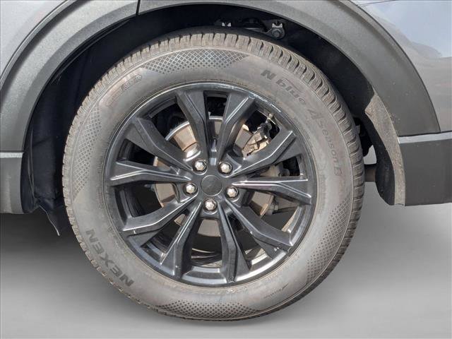 Used 2022 Ford Explorer XLT w/ Equipment Group 202A RWD image 28