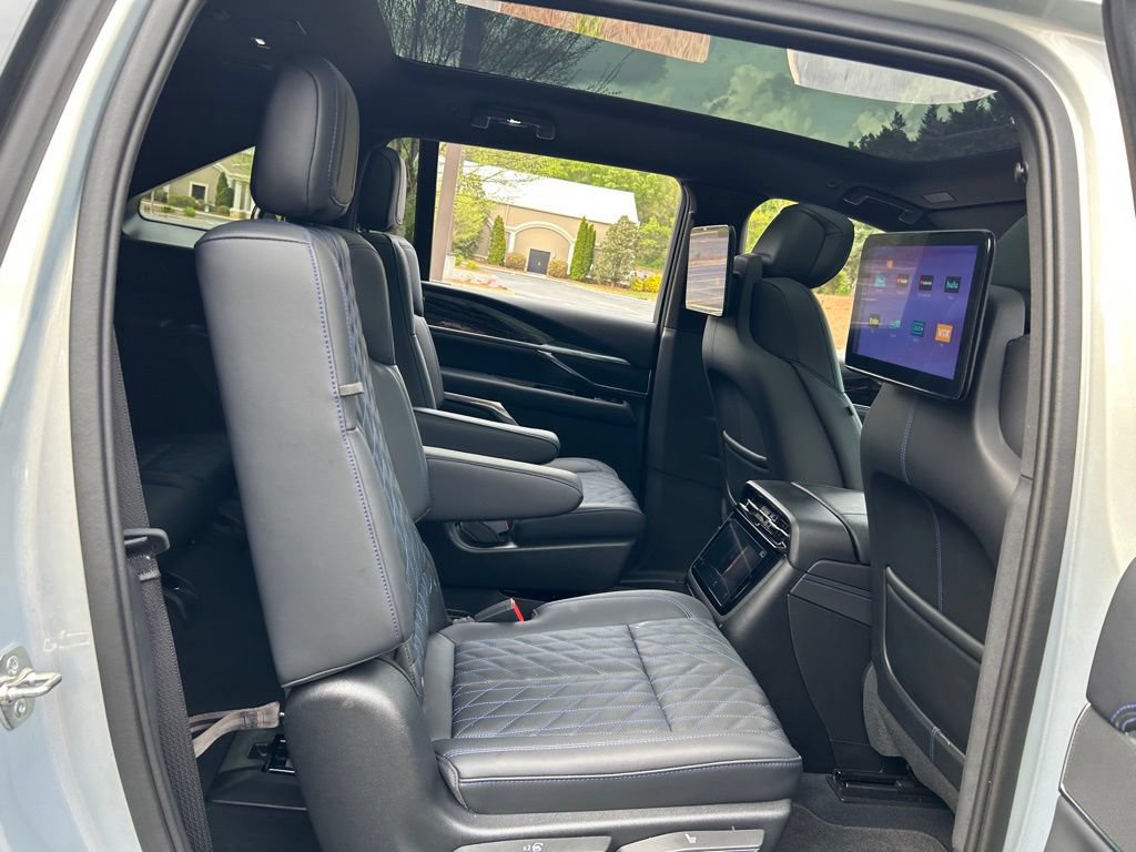 Used 2025 Cadillac Escalade IQ Sport 1 w/ Smart Trailering package AWD/4WD image 57