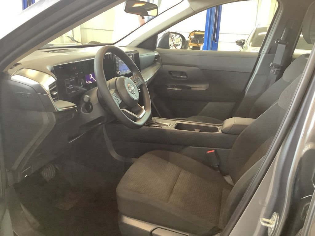 Used 2025 Nissan Kicks S AWD/4WD image 14