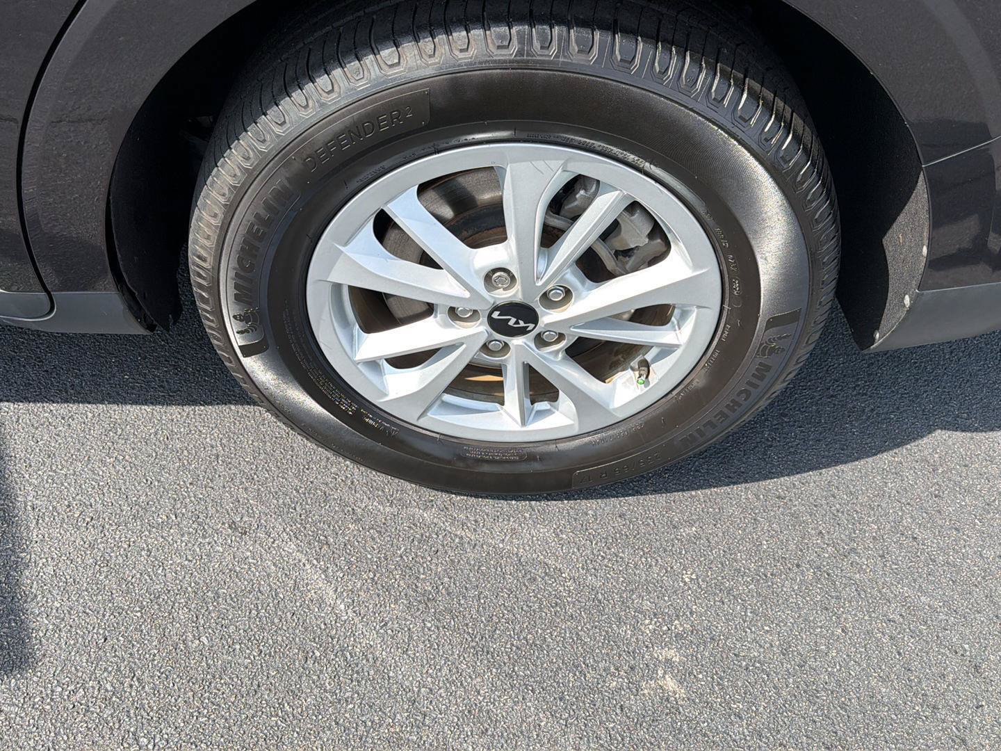 Used 2022 Kia Carnival LX FWD image 34