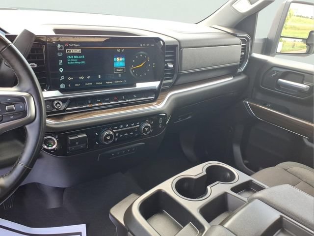 Used 2025 Chevrolet Silverado 3500 LT AWD/4WD image 15