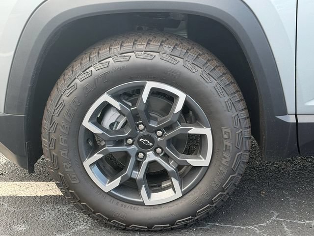 New 2026 Chevrolet Equinox ACTIV w/ Convenience Package III FWD image 9