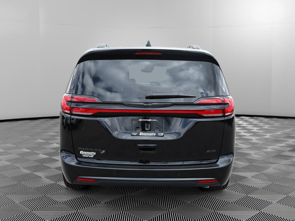 New 2026 Chrysler Pacifica Select w/ S Appearance Package AWD/4WD image 6