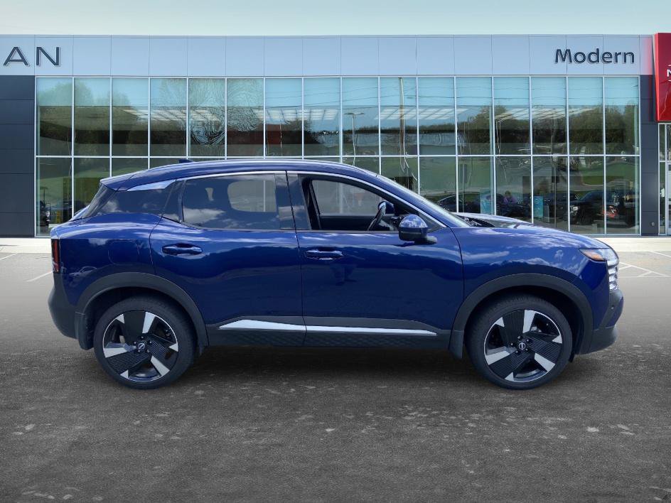 Certified 2025 Nissan Kicks SR FWD image 4
