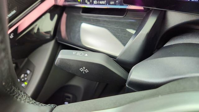 Used 2025 BMW i5 xDrive40 image 42