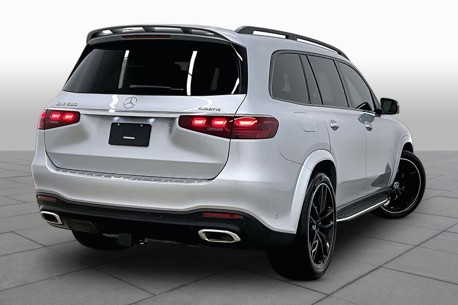 Used 2026 Mercedes-Benz GLS 580 4MATIC image 13