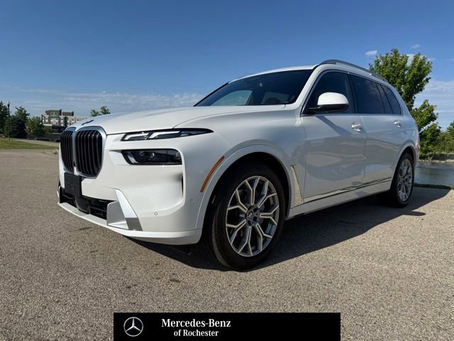 Used 2024 BMW X7 xDrive40i AWD/4WD image 1