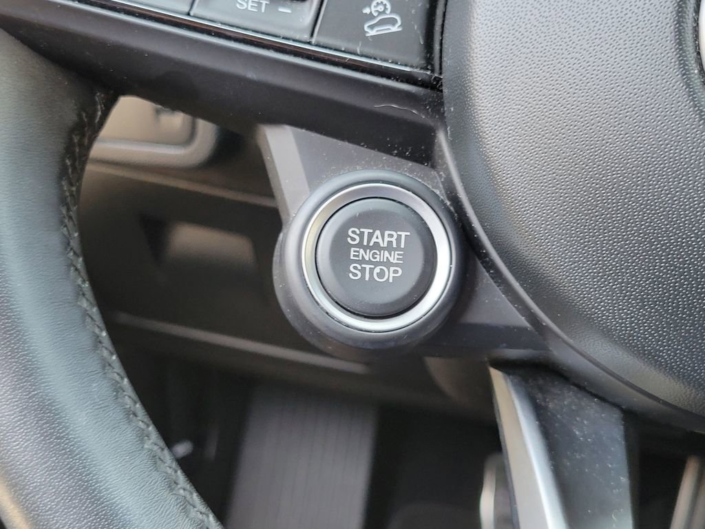 Used 2022 Alfa Romeo Stelvio Ti AWD/4WD image 11
