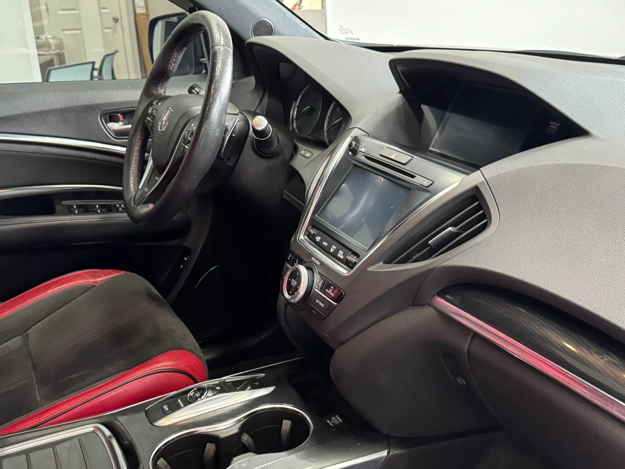 Used 2019 Acura MDX w/ Technology Package AWD/4WD image 25