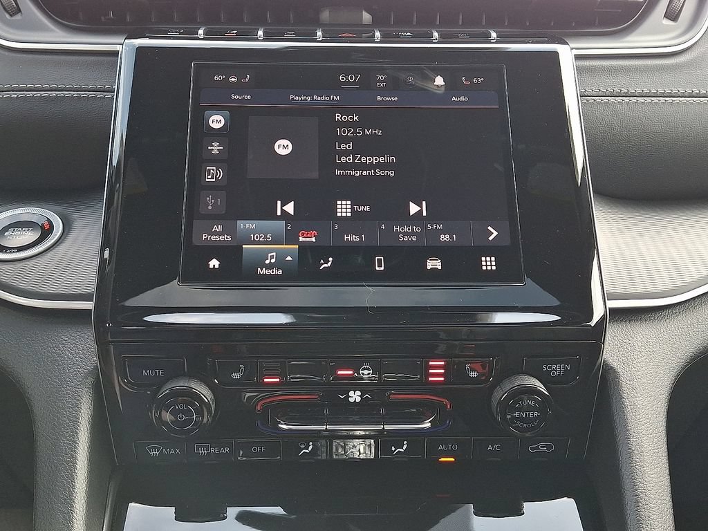 New 2025 Jeep Grand Cherokee Altitude AWD/4WD image 8