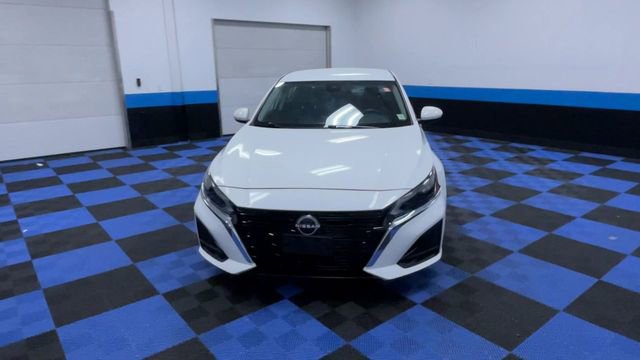 Used 2023 Nissan Altima 2.5 SV AWD/4WD image 3