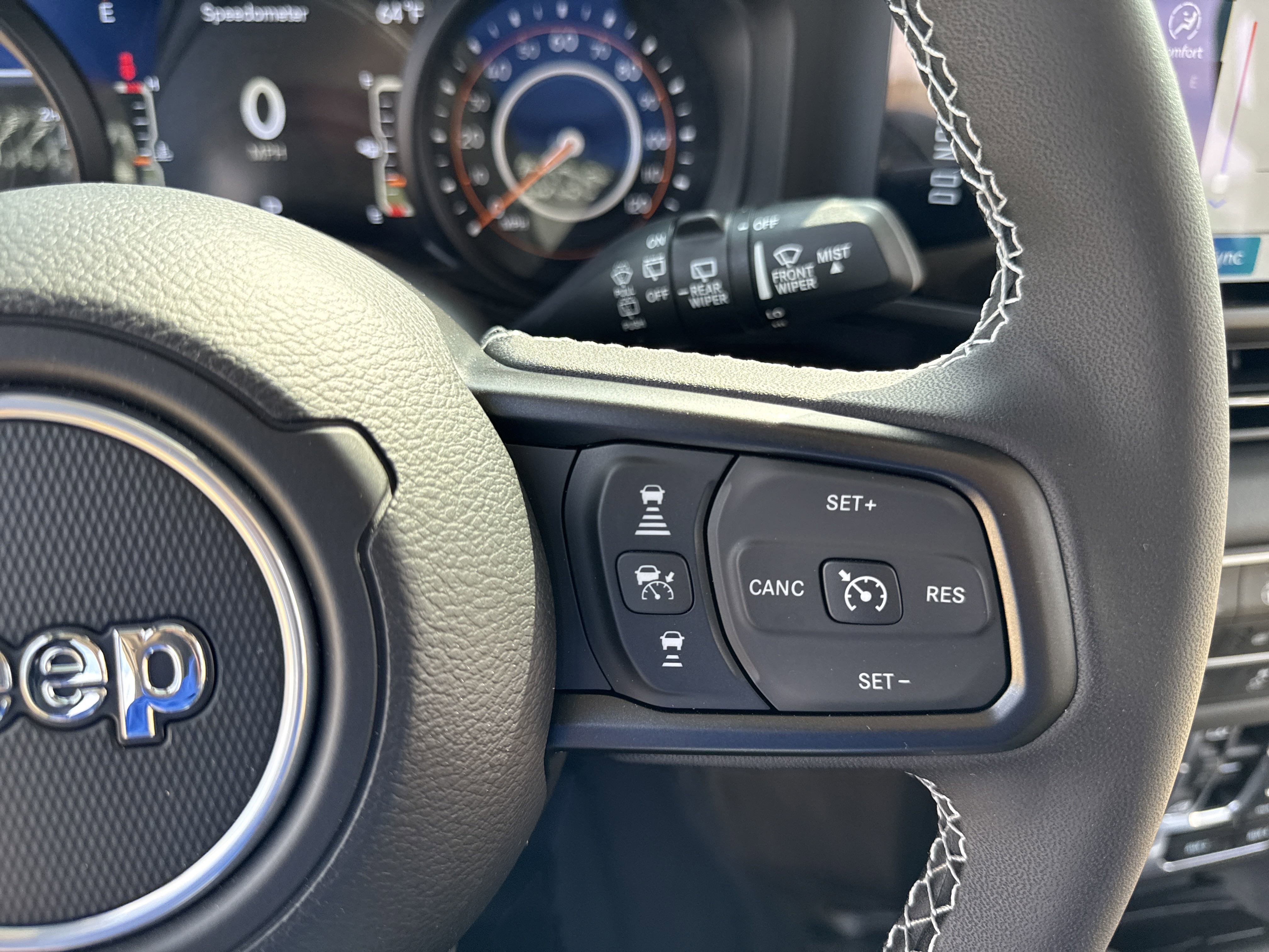 New 2025 Jeep Wrangler Unlimited Rubicon w/ Technology Group image 18