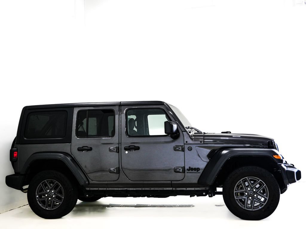 Used 2025 Jeep Wrangler Unlimited Sport AWD/4WD image 5