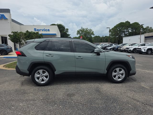 Used 2020 Toyota RAV4 XLE w/ Convenience Package AWD/4WD image 3