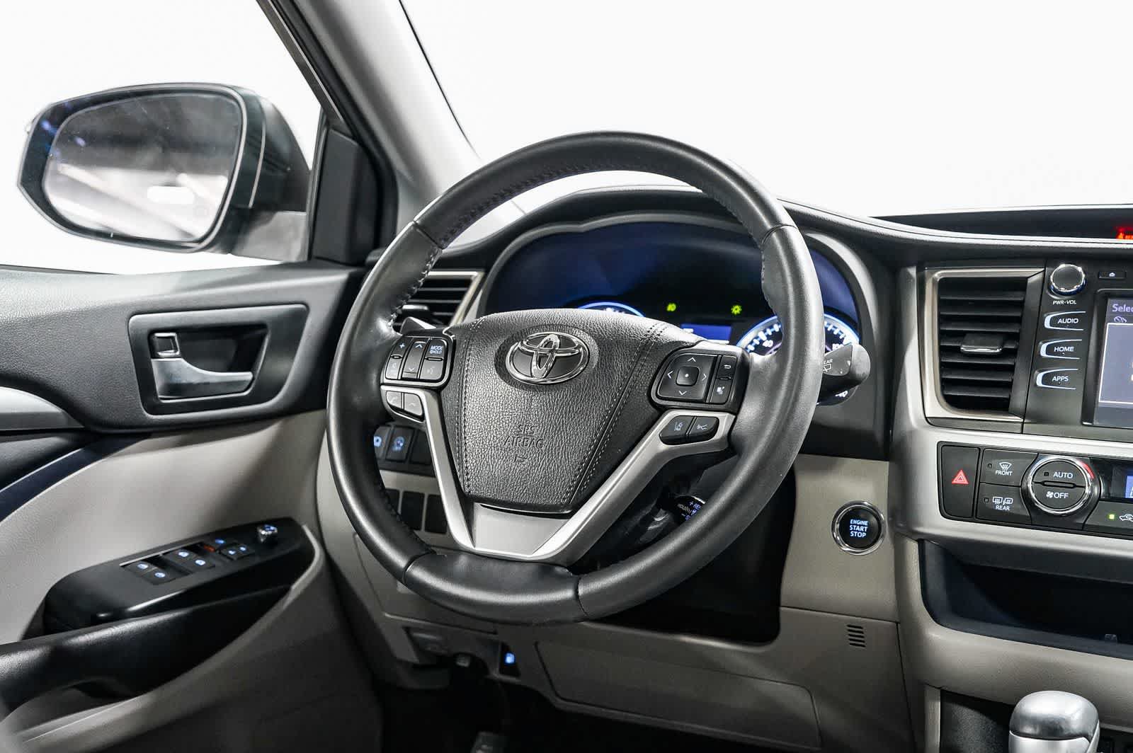 Certified 2019 Toyota Highlander XLE w/ Carpet Mat Package (TMS) FWD image 16
