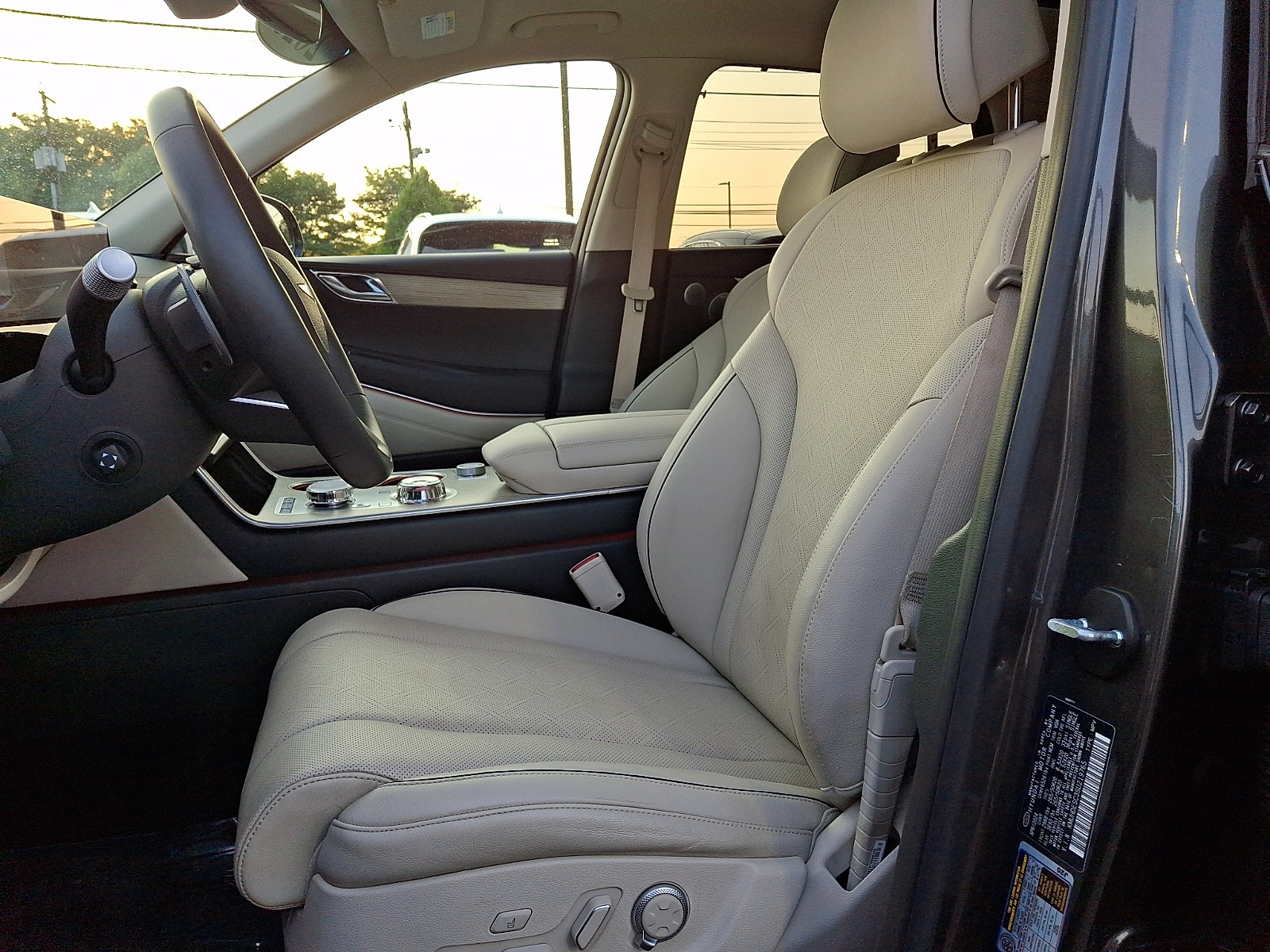 Certified 2025 Genesis GV80 3.5T Advanced AWD/4WD image 14