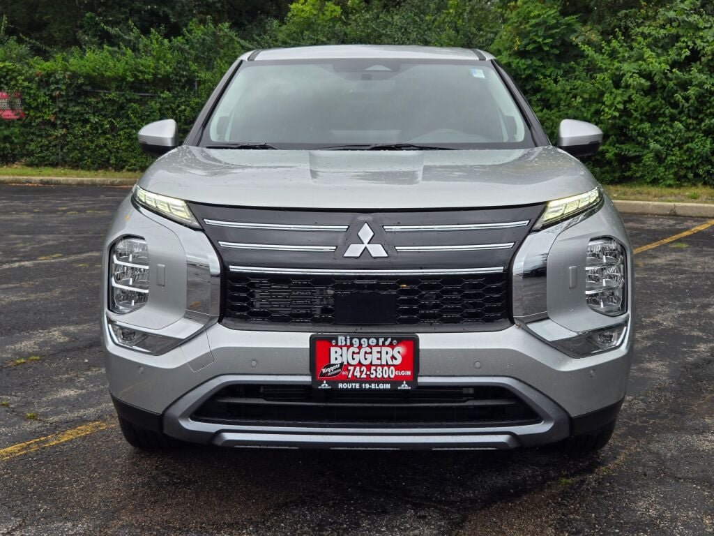 New 2026 Mitsubishi Outlander SE AWD/4WD image 2