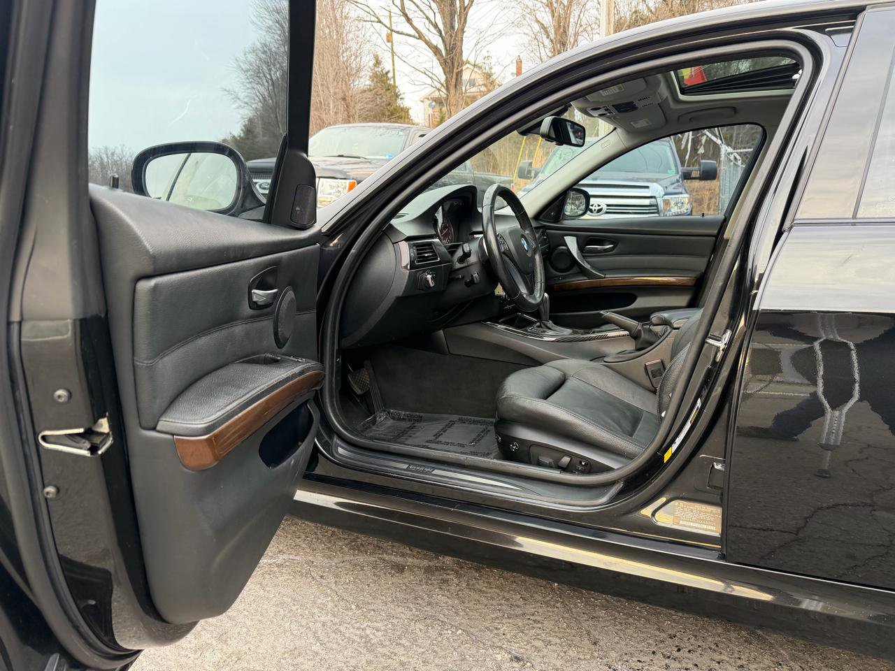 Used 2010 BMW 335i Sedan image 10