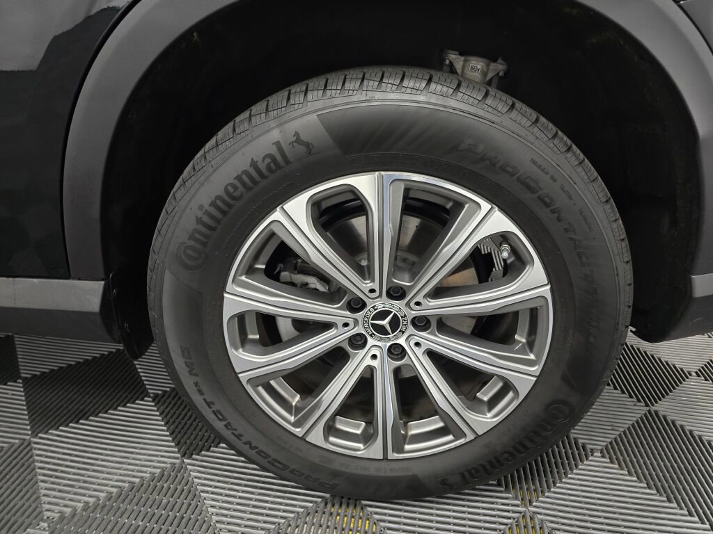 Certified 2025 Mercedes-Benz GLC 300 4MATIC image 16