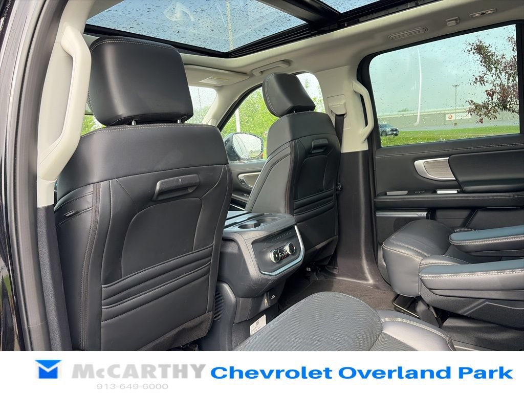 Used 2025 Ford Expedition Platinum AWD/4WD image 55