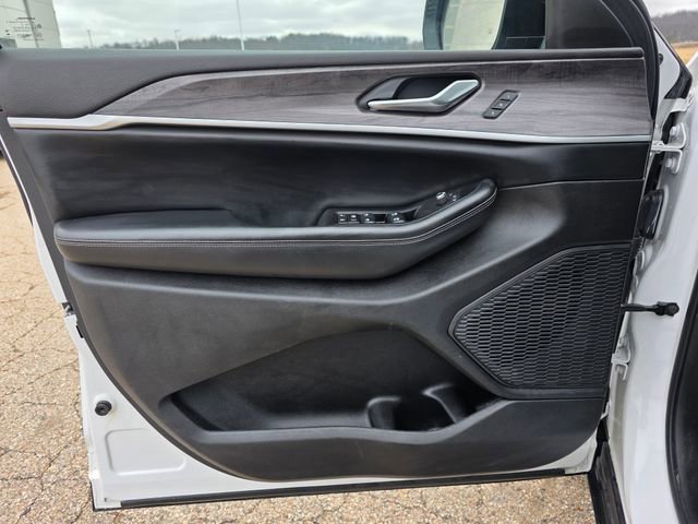 Used 2023 Jeep Grand Cherokee Limited image 5