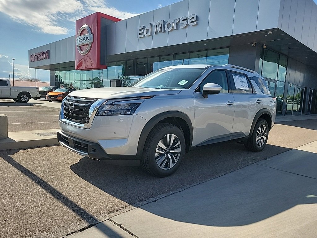 New 2025 Nissan Pathfinder SL