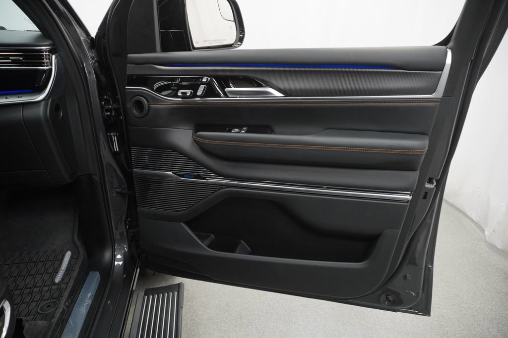 Certified 2025 Jeep Grand Wagoneer Series III w/ Rear Seat Video Group 1 AWD/4WD image 50