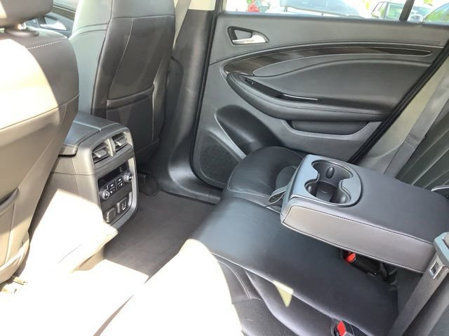 Used 2019 Buick Envision Essence AWD/4WD image 22