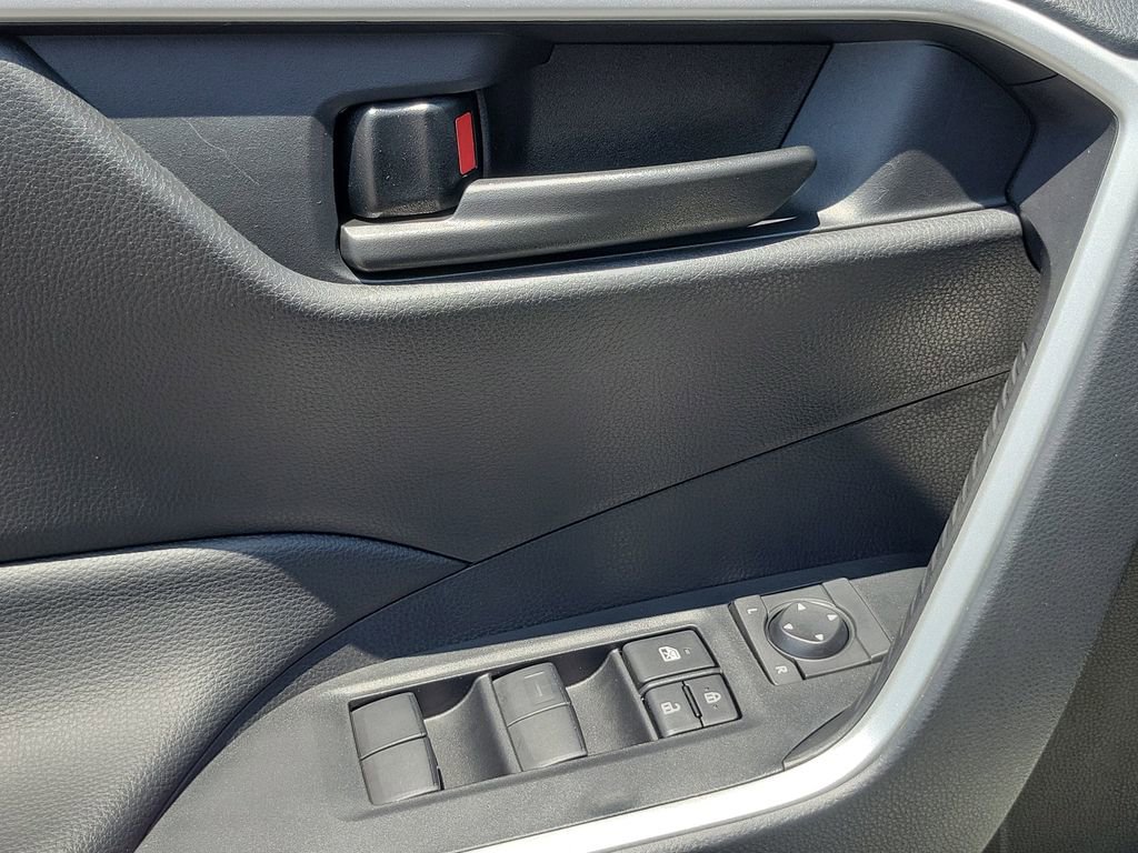 Used 2025 Toyota RAV4 LE FWD image 15