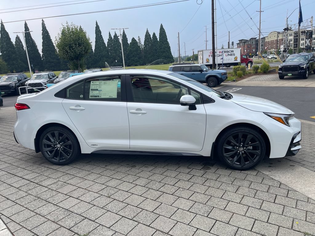 New 2026 Toyota Corolla SE w/ SE Premium Package AWD/4WD image 6