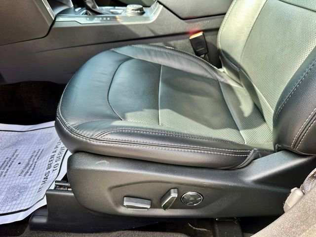 Used 2017 Ford Explorer Limited w/ Equipment Group 301A AWD/4WD image 14