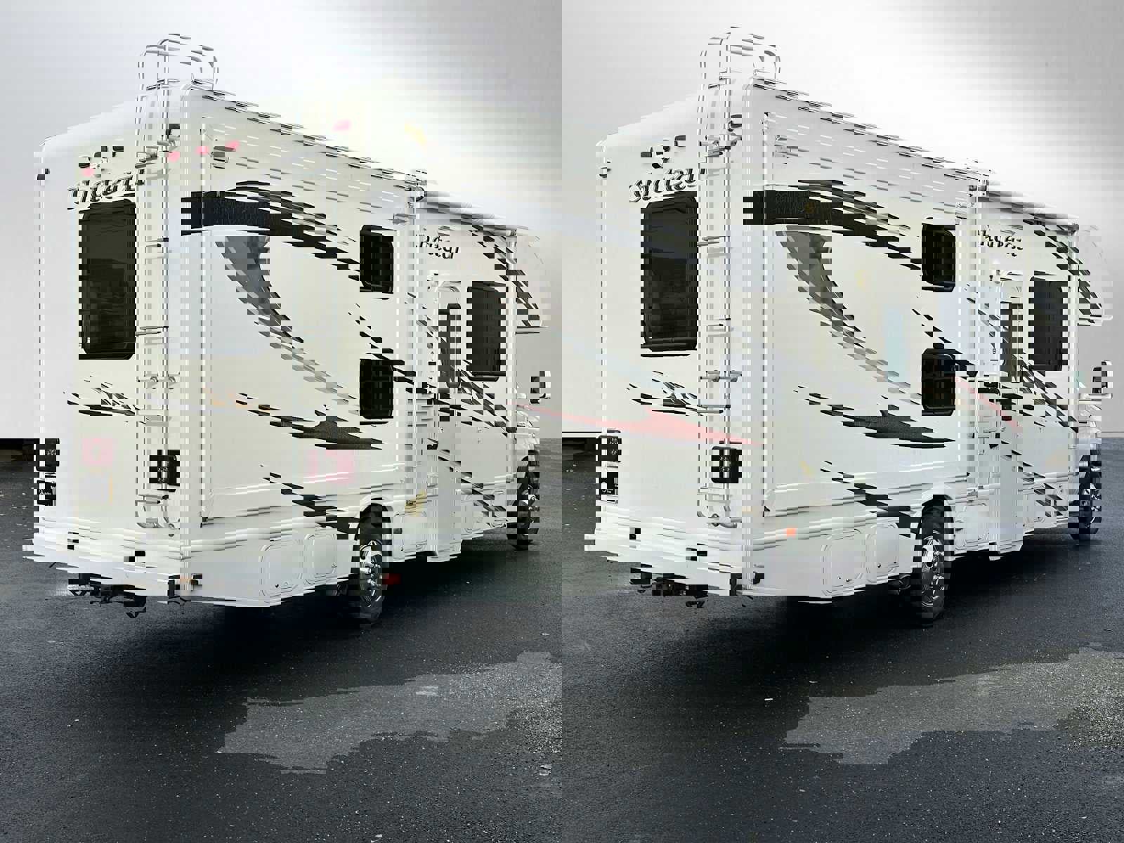 Used 2011 Ford E-450 and Econoline 450 Super Duty w/ Motorhome Prep Pkg image 3