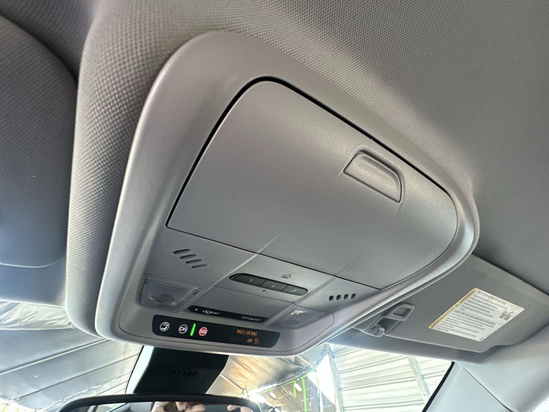 Used 2024 GMC Terrain SLT image 16