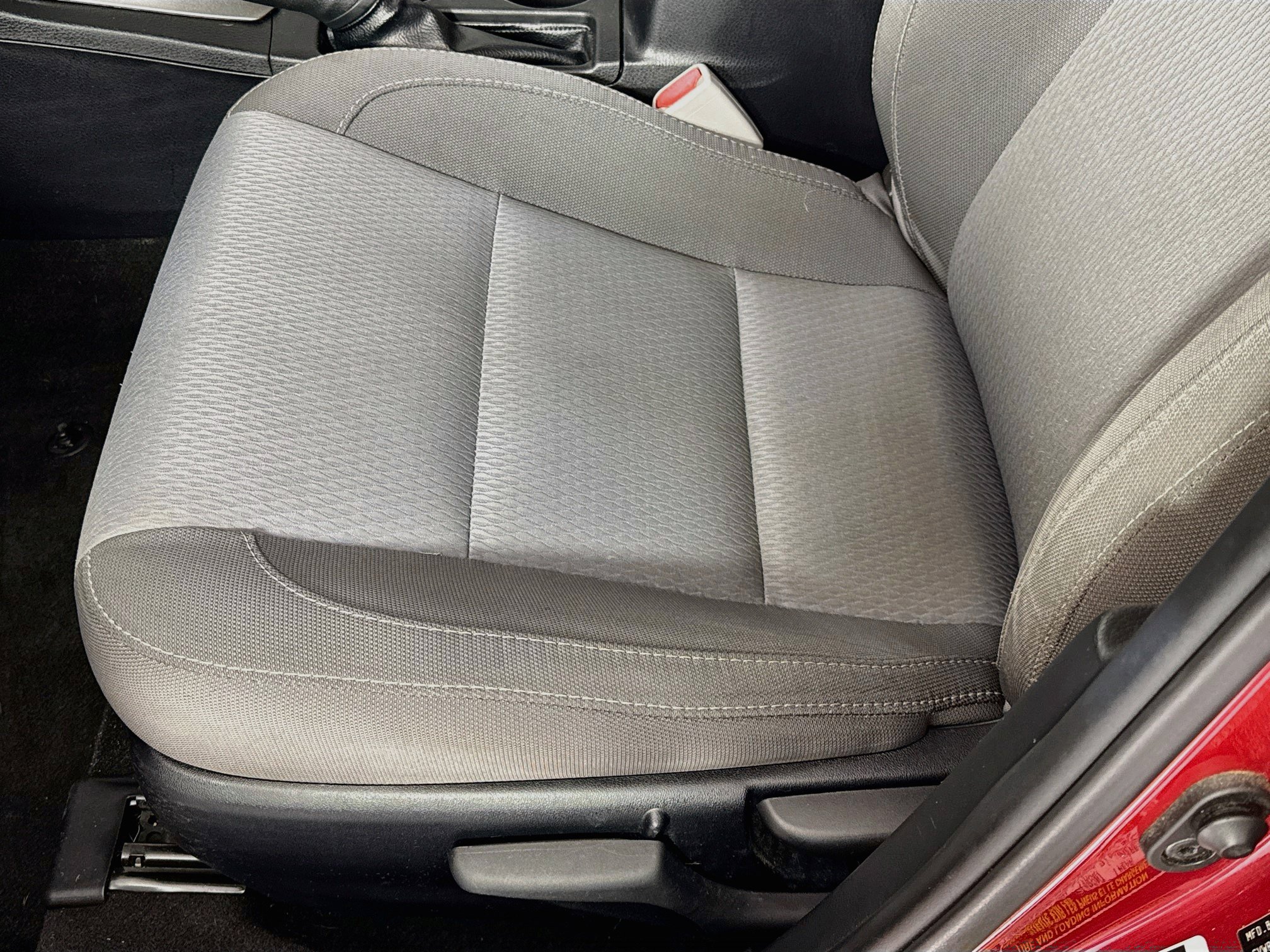 Used 2016 Toyota Corolla LE FWD image 18