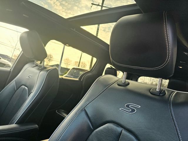 Used 2022 Chrysler Pacifica Limited w/ S Appearance Package image 20