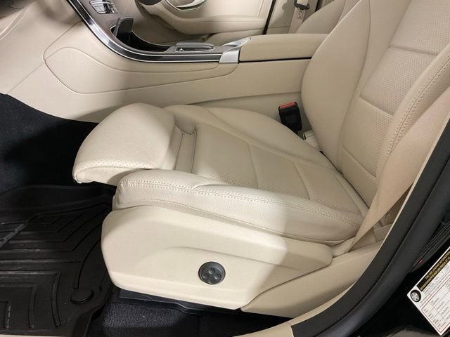 Used 2022 Mercedes-Benz GLC 300 4MATIC image 30