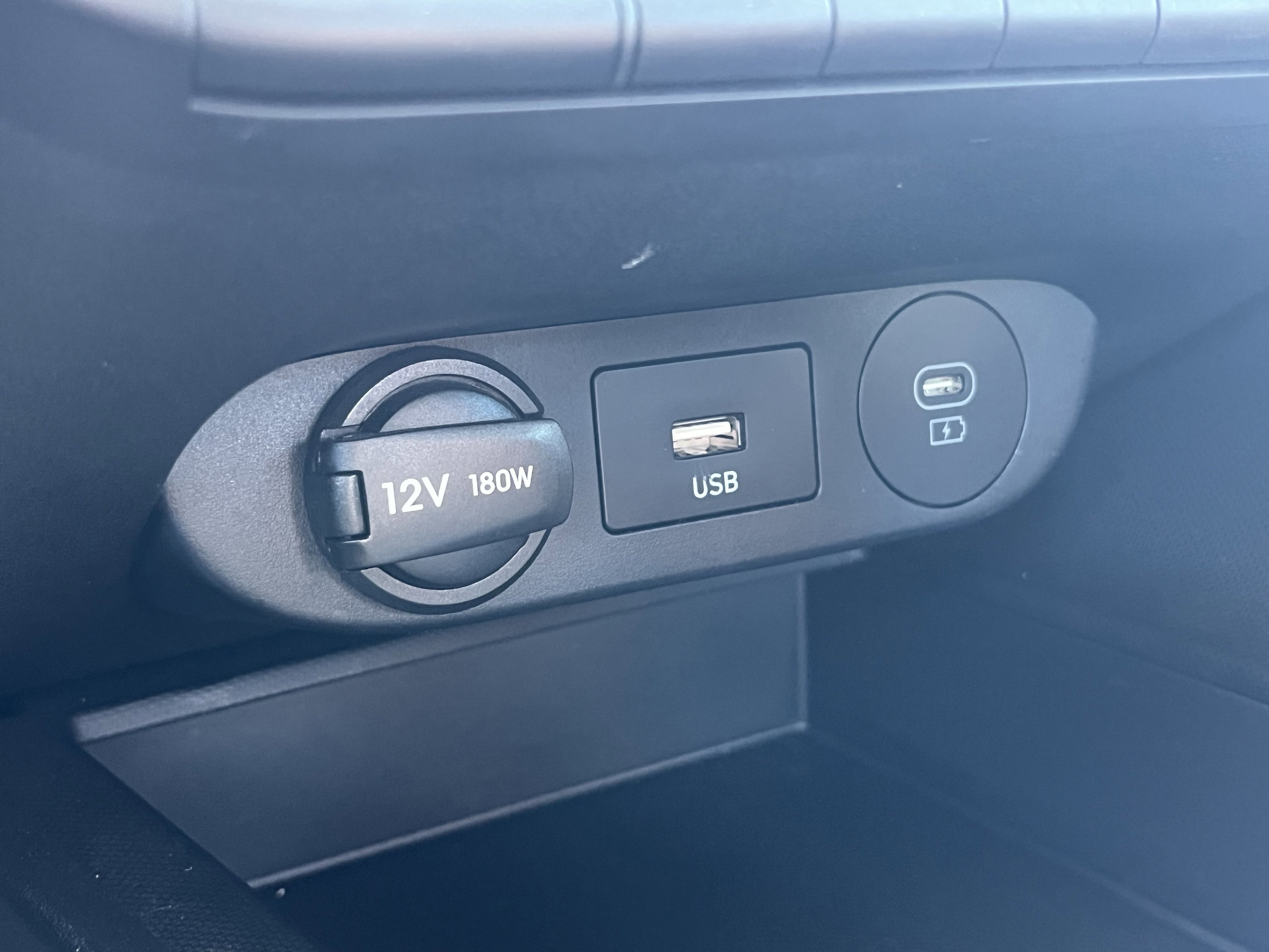 Used 2025 Hyundai Elantra SE w/ Cargo Package image 20