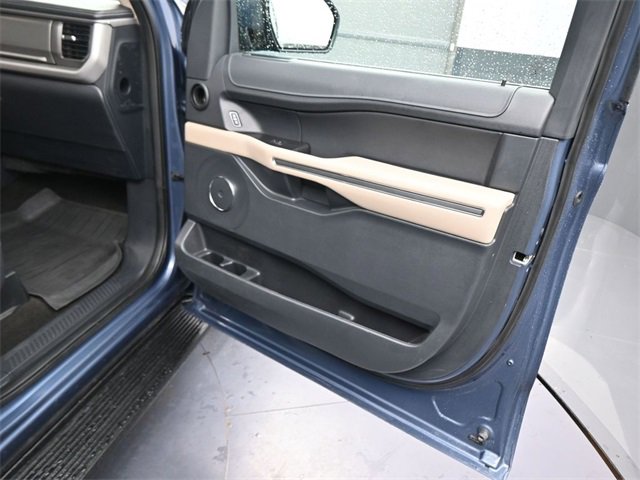 Used 2022 Ford Expedition XLT image 11