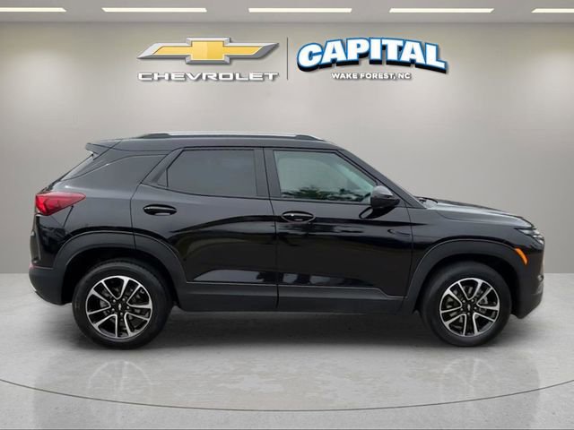 Used 2025 Chevrolet TrailBlazer LT AWD/4WD image 6