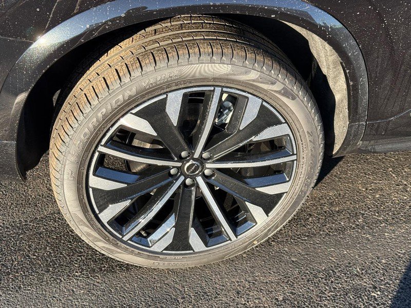 New 2026 Volvo XC90 T8 Ultra w/ Protection Package Premier image 4
