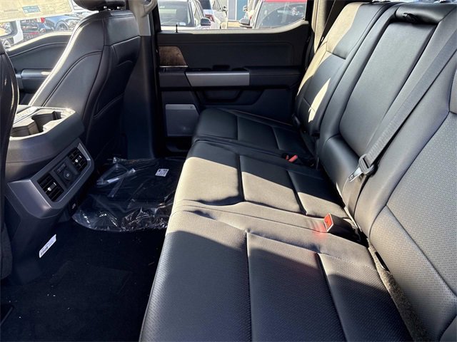 New 2026 Ford F250 Lariat w/ Black Appearance Package image 18