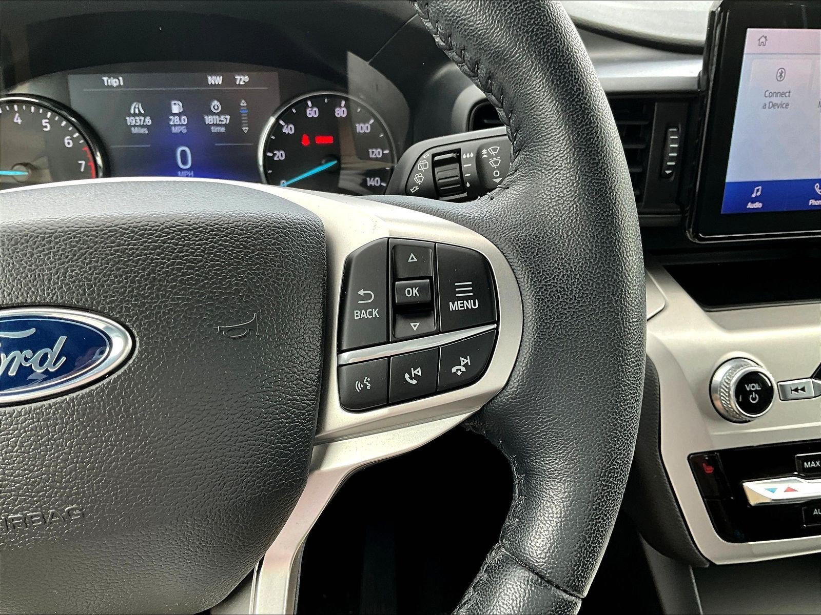Used 2022 Ford Explorer XLT AWD/4WD image 12
