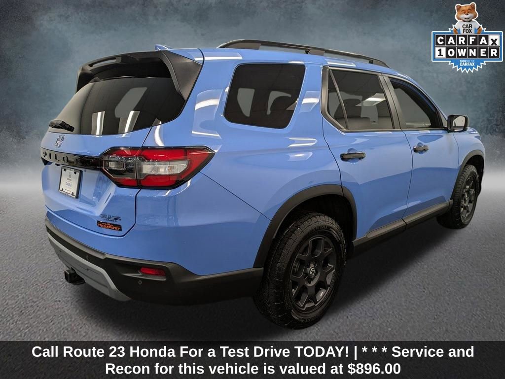 Certified 2025 Honda Pilot TrailSport image 5