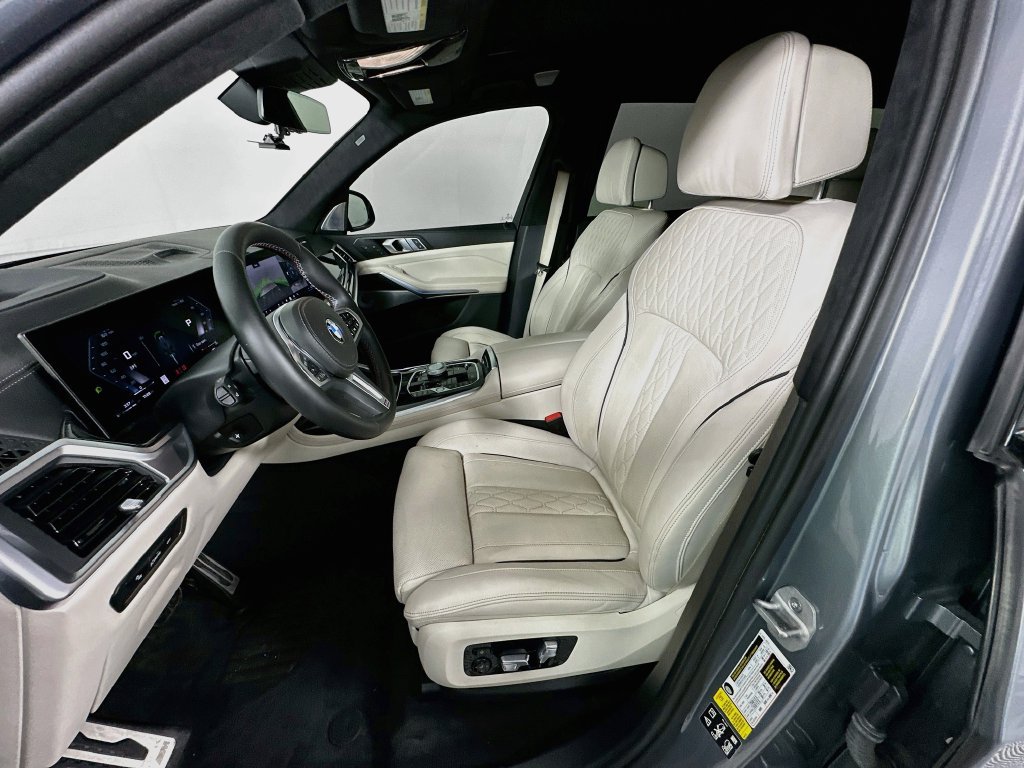 Certified 2024 BMW X7 M60i w/ Executive Package AWD/4WD image 21