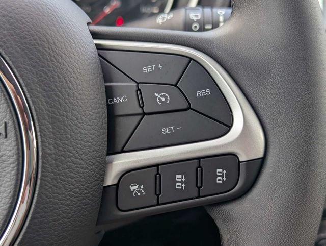 Used 2021 Jeep Compass Latitude w/ Sun and Sound Group AWD/4WD image 26