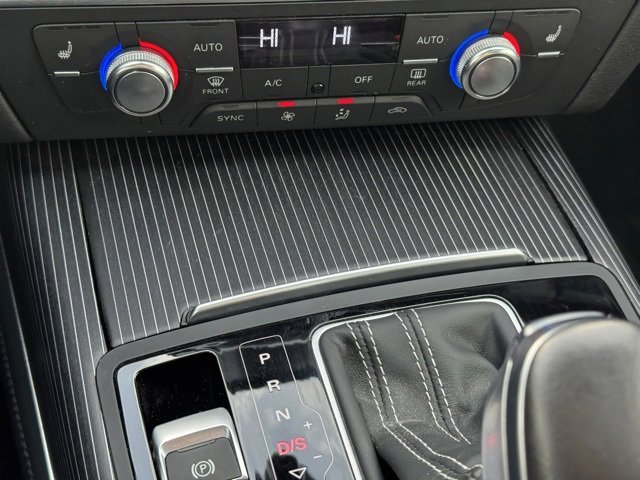 Used 2016 Audi S6 Prestige w/ Prestige Package image 16